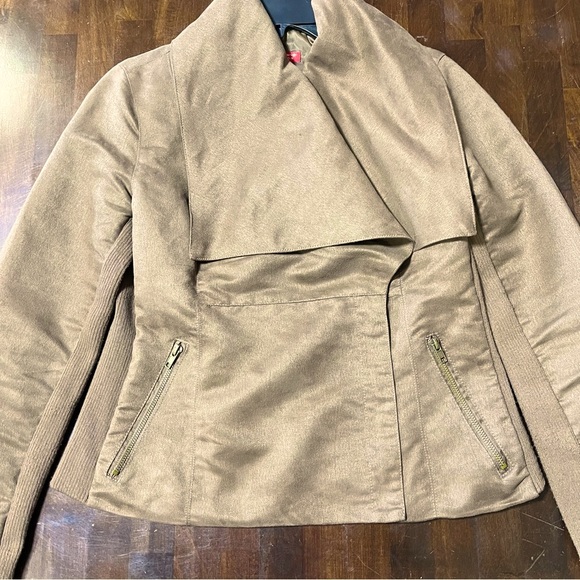 New York & Company Collection Stylish Jacket. Size Medium - Picture 4 of 11